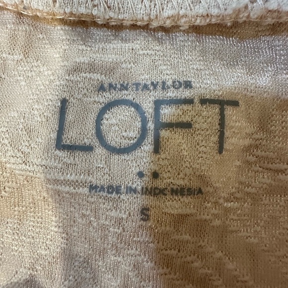 Loft Textured short Sleeve Blouse size Small - Picture 3 of 6